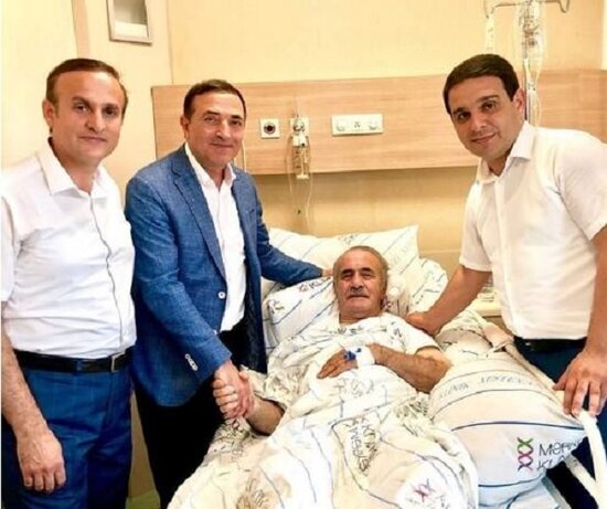 İnsult keçirən xalq artistinin vəziyyəti ilə bağlı AÇIQLAMA
