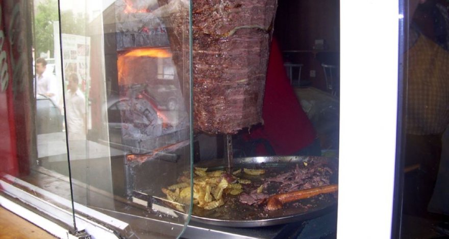 Возбуждено уголовное дело по факту отравления 12 человек донерами