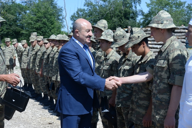 Nəsimi rayon İcra Hakimiyyətinin rəhbərliyi və ictimaiyyət nümayəndələri  26 iyun -  Azərbaycan Silahlı Qüvvələri Gününü cəbhə bölgəsində qeyd etdilər