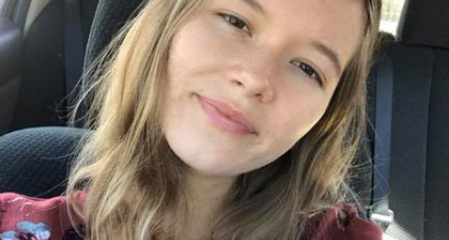 Три акулы напали на девушку и растерзали ее