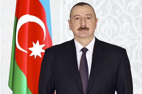 Ильхам Алиев расширил охват президентской премии для молодежи