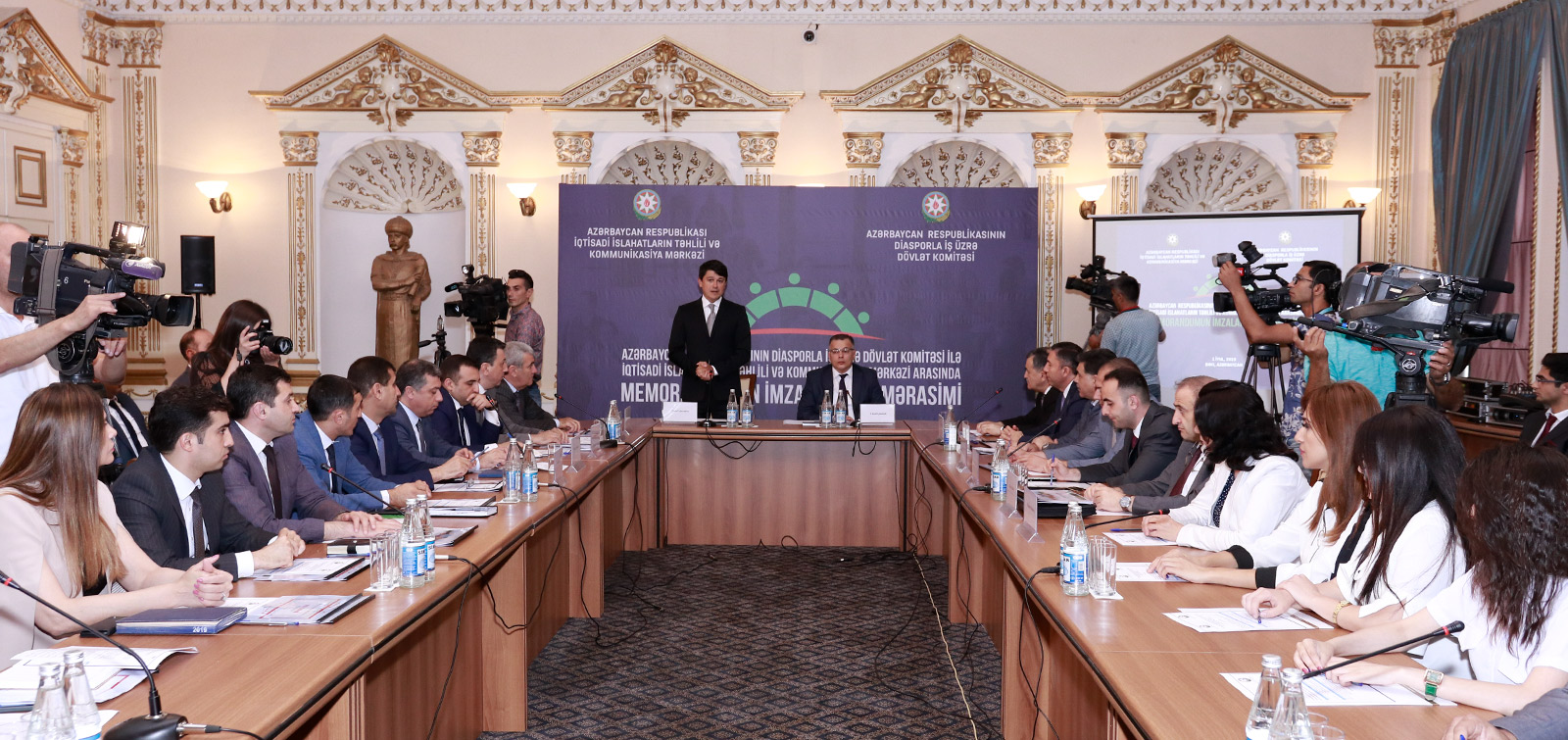 Azərbaycanda ilk dəfə mobil imza vasitəsilə memorandum imzalandı