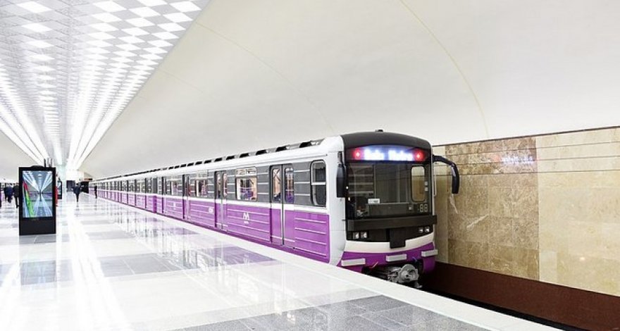 Бакметрополитен сегодня вводит в эксплуатацию два новых состава