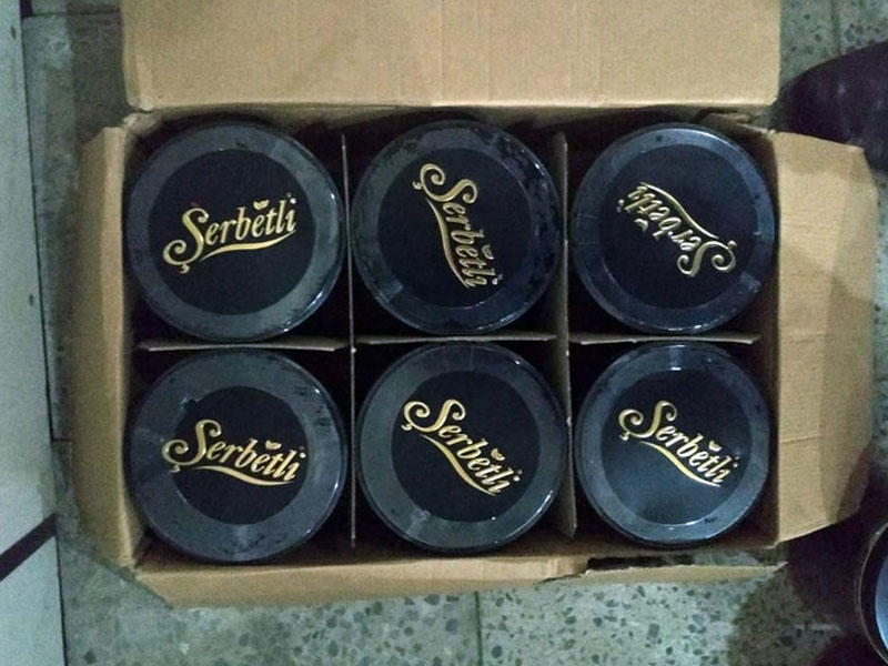 Gömrükdə qaçaqmalçılar tutuldu: qanunsuz yolla tütün gətirirdilər - FOTO