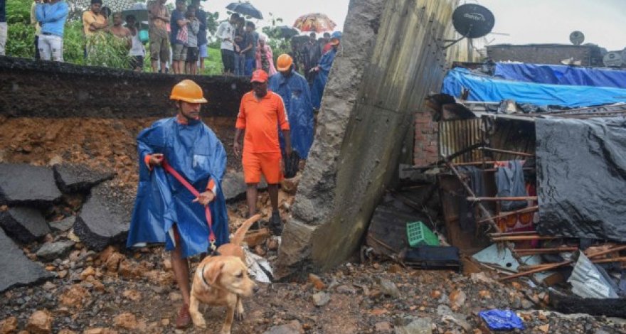 В Индии шесть человек погибли при прорыве дамбы, 18 пропали без вести
