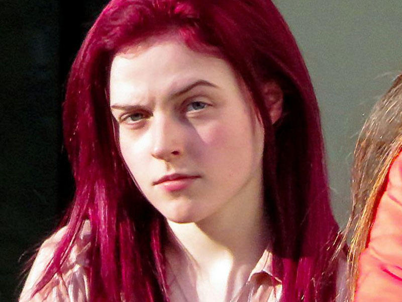 Qız keçmiş sevgilisini döyüb, alçaldıcı hərəkətlər etdi - FOTO