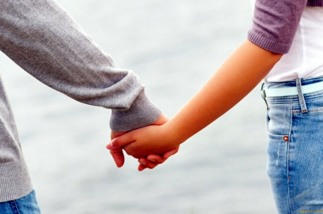 Evli qadın 3 uşağını atıb, dayısı oğlu ilə Rusiyaya qaçdı - Təfərrüat