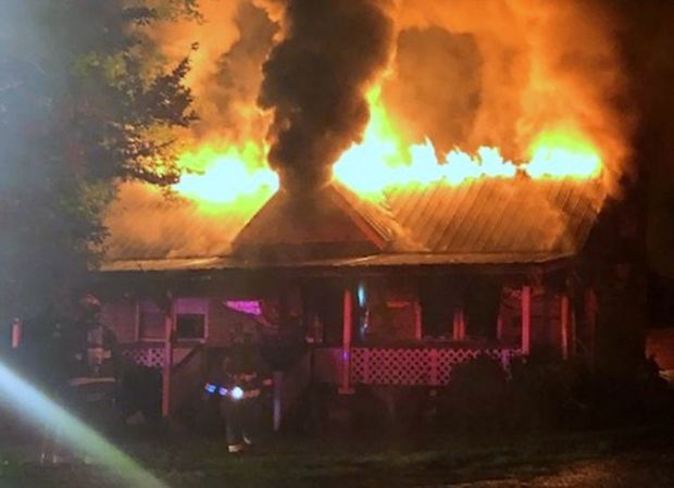 Gəncədə sərxoş evinə od vurdu - FOTO/VİDEO