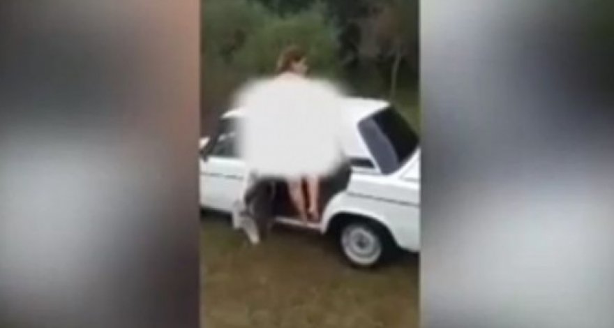 В Азербайджане женщину раздели и заставили мыть машину – ВИДЕО