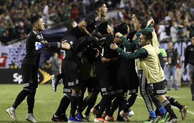 Meksikalılar gözəl qol vurdular, Qızıl kuboka sahib çıxdılar - VİDEO