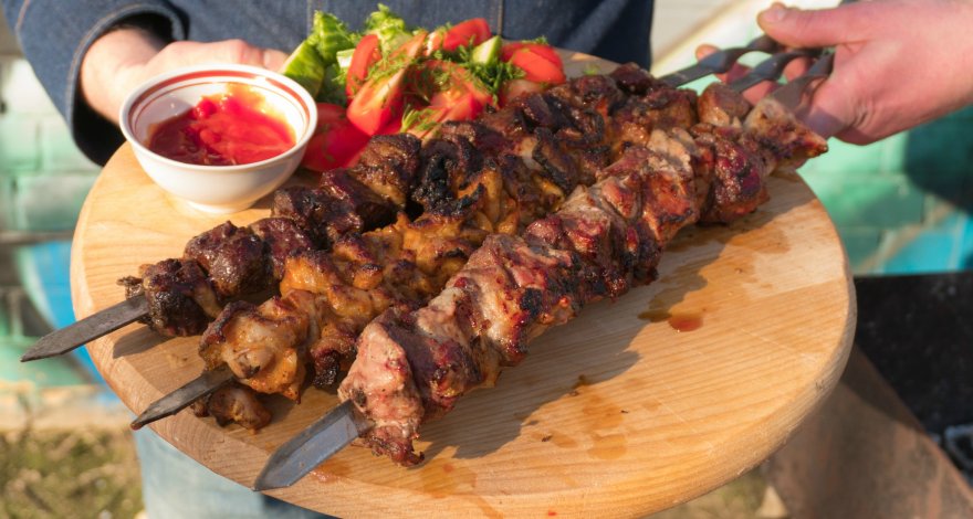 Медики признали шашлык крайне опасным для здоровья