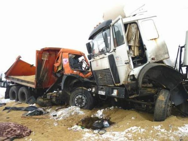 В Гаджигабуле столкнулись МАЗ и КамАЗ: один погибший