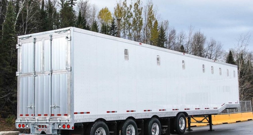 В Азербайджане изменена таможенная пошлина на импорт прицепов и полуприцепов