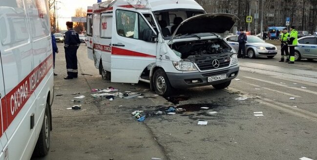 Təcili tibbi yardım maşını 