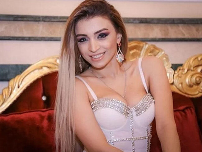 Renka hovuz kənarında rəqs edib, suya