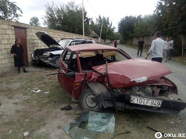 В Огузе столкнулись два автомобиля: есть пострадавшие