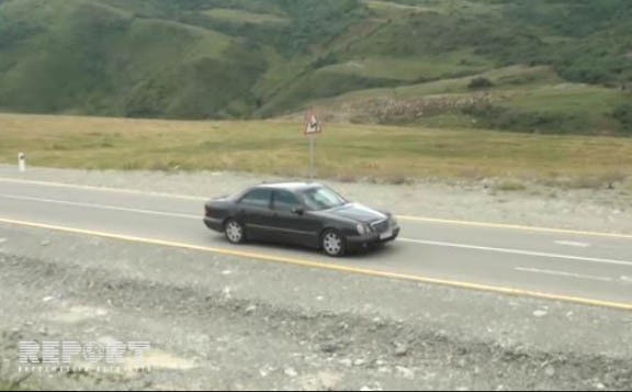 Azərbaycanda qəribə hadisə - Maqnit avtomobilləri geriyə çəkir + Video