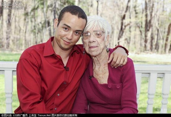 Dünya bu sevgidən DANIŞIR: 31 yaşlı oğlan, 91 yaşlı qadın - VİDEO