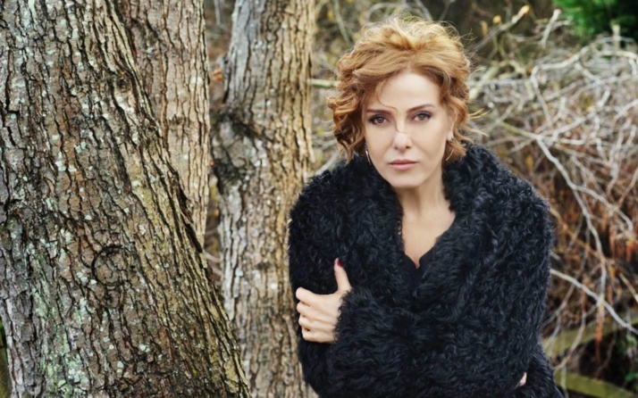 Türkiyəli müğənni Ərdoğanı təhqir etdiyi üçün həbs cəzası aldı