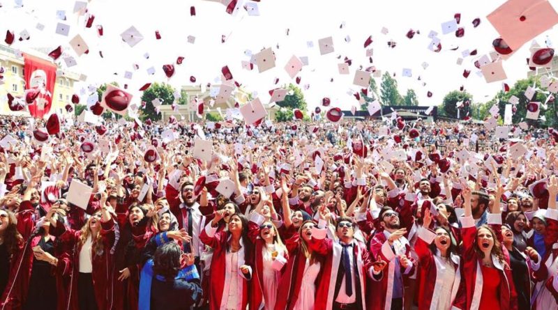 İstanbulun mərkəzində bir dünya universiteti-VİDEO-FOTO