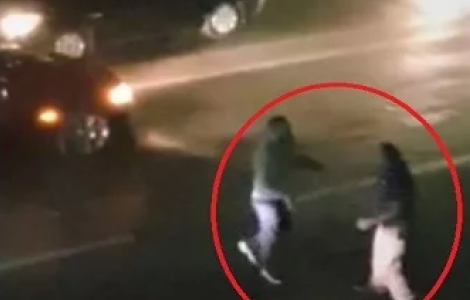 Мужчина устроил пьяный дебош на автомобильной дороге - ВИДЕО