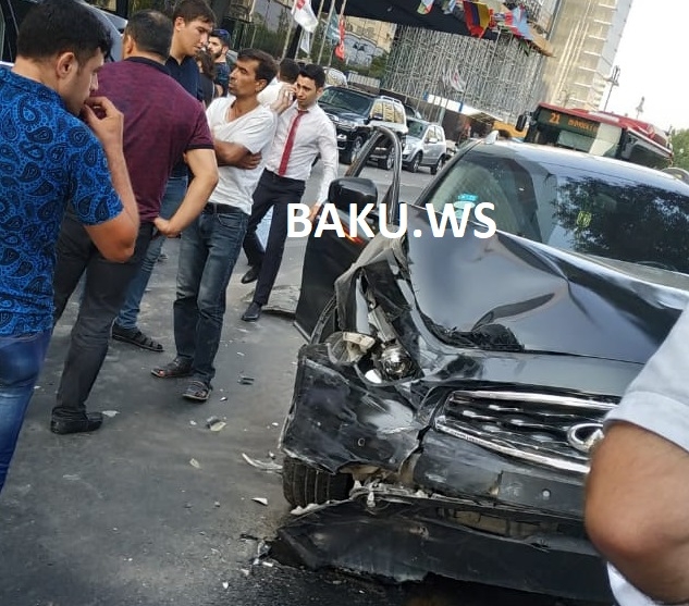 “Demirchi Tower”in qarşısında bahalı qəza – FOTO
