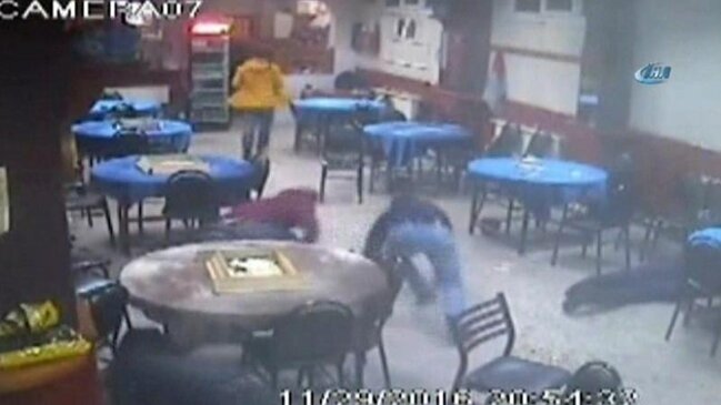 Azərbaycanda kafedə DƏHŞƏTLİ HADİSƏ – Səbəbsiz yerə öldürdü