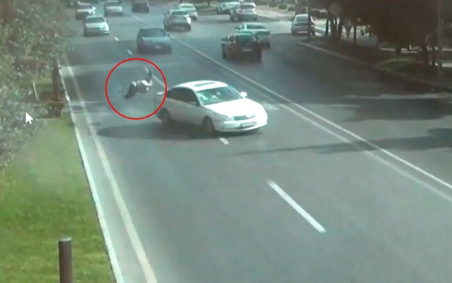 В Баку «Nissan» насмерть сбил пешехода - ВИДЕО