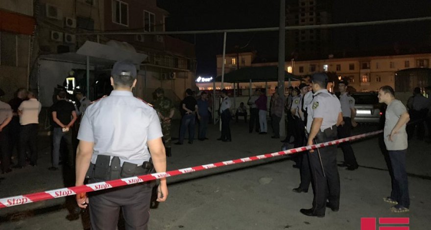 В Баку пьяные мужчины устроили поножовщину