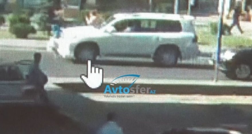 В Баку внедорожник переехал женщину - ВИДЕО