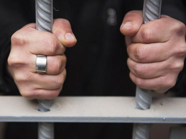 28 yaşlı kişi arvadı ilə yatan kəndlisini tutdu, öldürmədi, amma... - 6 ay həbs verildi