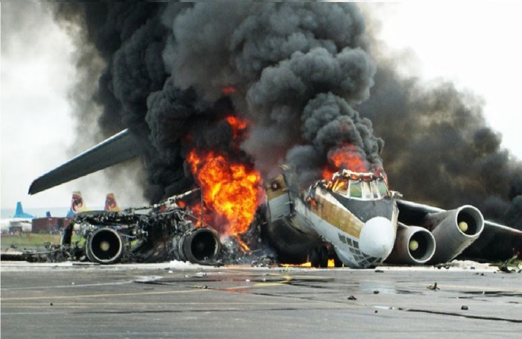SON DƏQİQƏ: Dünya dəhşətli təyyarə qəzası ilə sarsıldı - Onlarla ölü və çox sayda yaralı var / VİDEO