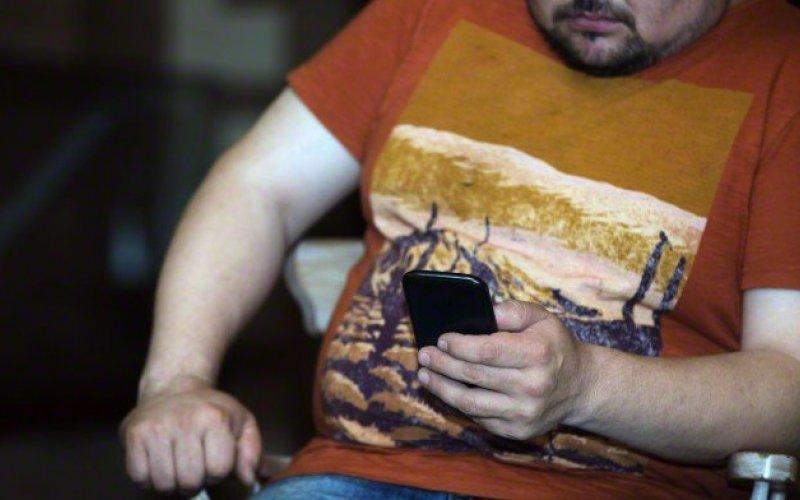 Gündə 3 saat telefon istifadə edənlərdə...