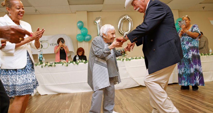 107-летняя бабушка раскрыла секрет долголетия, успокоив всех одиноких женщин – ФОТО