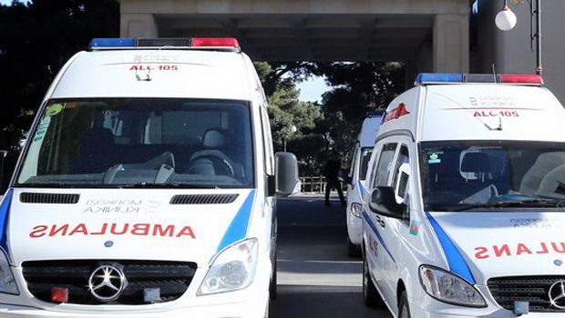 Bakıda 6-cı mərtəbədən yıxılan qadın sağ qalıb