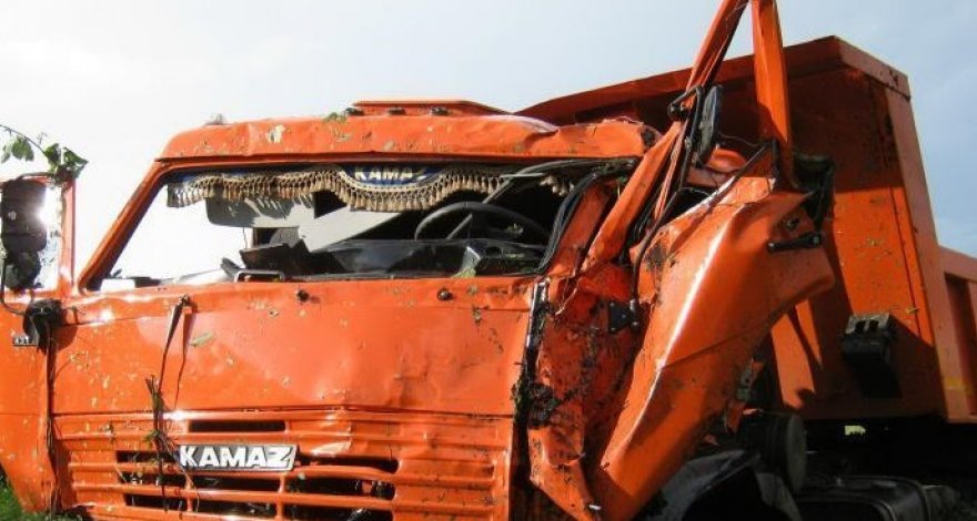 В регионе Азербайджана столкнулись два грузовика