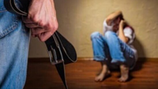 Azərbaycanda DƏHŞƏT: Ata öz qızını zorladı