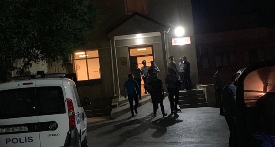 В Баку мужчина сбил бывшую жену, затем ранил ножом ее и ее мать