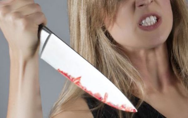 В Шувалане девушка напала на дядю с ножом