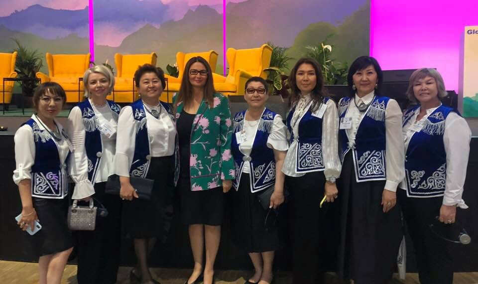 Qənirə Paşayeva Qazaxıstanın tanınmış təşkilat rəhbərləri və fəal qadınları ilə görüşdə Qarabağ həqiqətlərindən danışıb