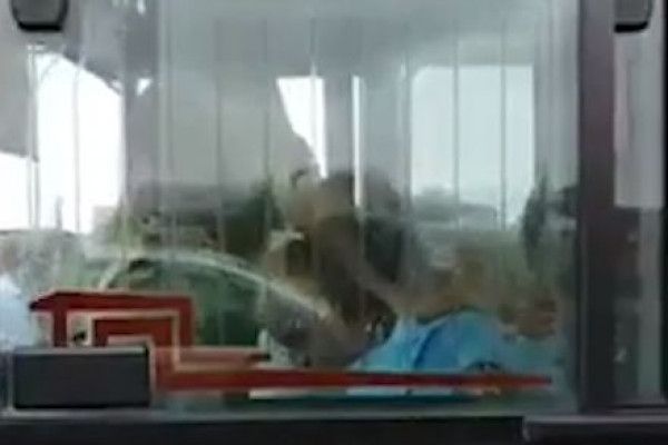 Azərbaycanda DƏHŞƏTLİ HADİSƏ: Sürücü sükan arxasında öldü - VİDEO