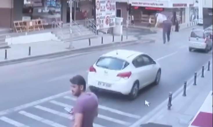 Xadimə pəncərə silərkən 4-cü mərtəbədən yıxıldı - ANBAAN GÖRÜNTÜLƏR