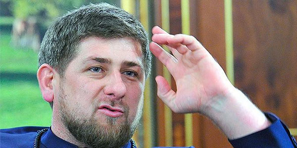 Kadırov oyun zamanı mikrafonla hakimi söydü - VİDEO