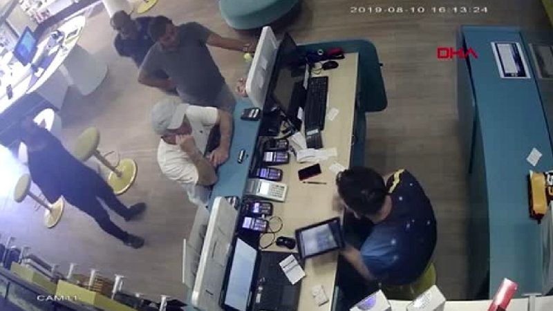 Satıcını SİM-karta görə döyüb, güllələdilər – Video