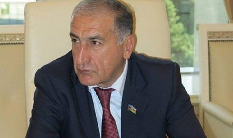 Deputatın otelində dəhşətli anlar – Müştərini canlı ilan və ölü siçan qarşıladı (FOTOLAR)