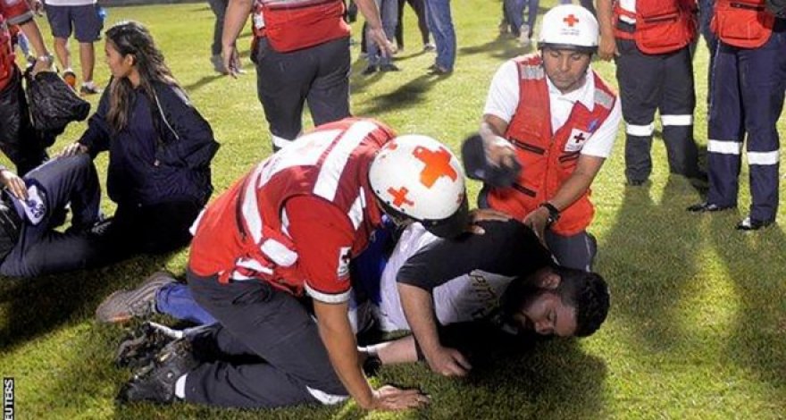 Три человека погибли во время массовых беспорядков накануне матча чемпионата Гондураса