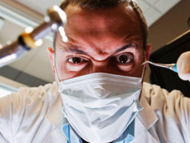 Diş həkiminə gedən kişinin başına gələnlər DƏHŞƏTƏ GƏTİRDİ -FOTOLAR