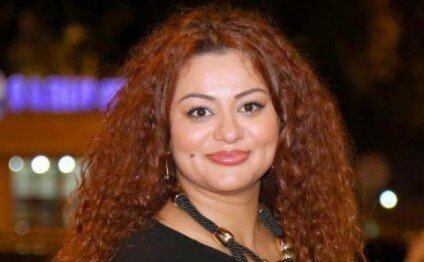 Vəfa Zeynalova əri və əkizləri ilə foto paylaşdı