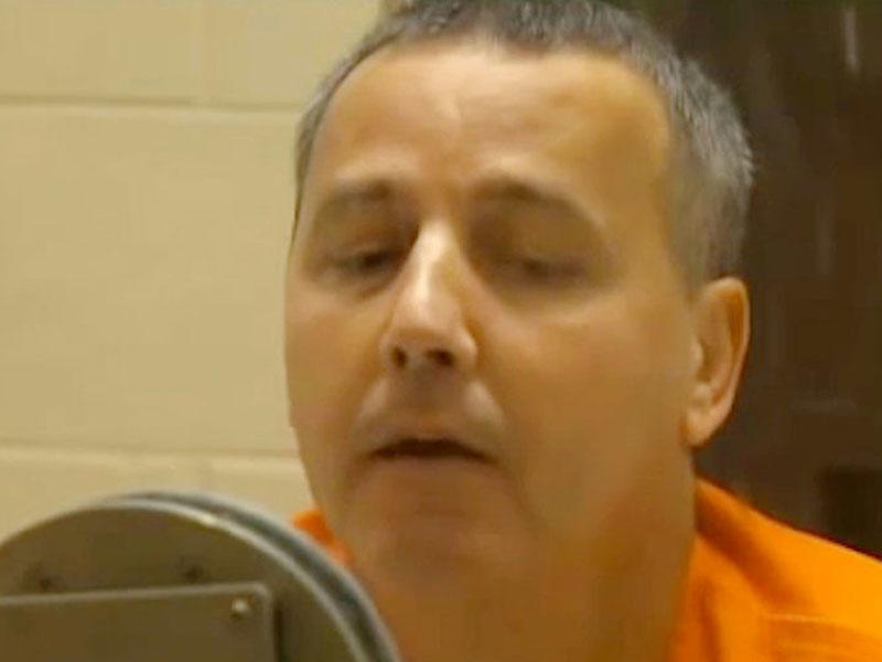 6 homoseksualı öldürən kişi edam edildi - Hamısının boğazına öz imzasını çəkib - FOTO