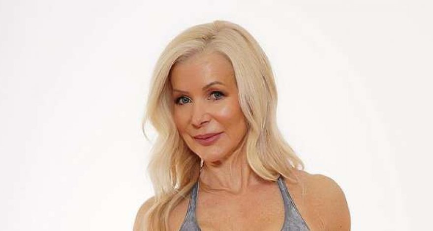 «Вечно молодая» 63-летняя бабушка раскрыла секрет своей привлекательности - ФОТО